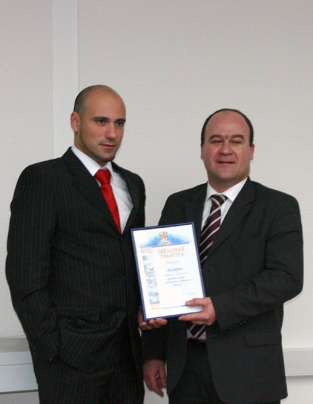 Португальцы со Звездной Грамотой:
справа Даниэль Кейрош (представитель Португалии), слева Ricardo Afonso (Algarve Tourism Board)