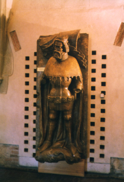 скульптура кого-то из давних царей в одном из дворцов пражского града