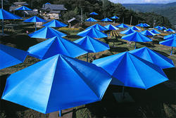 christo umbrellas blue japan