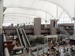 аэропорт денвера. центральный терминал