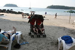пляж ката, коляска